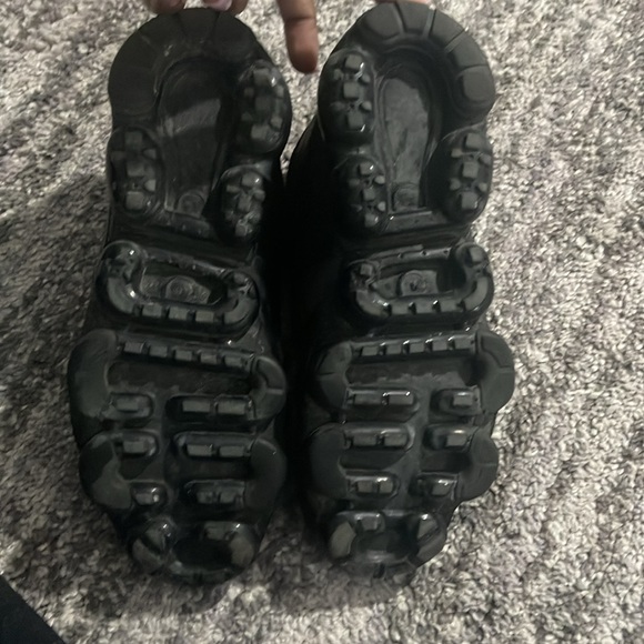 All black Nike Vapor Max size big kids or size 8 women’s. - Picture 6 of 7